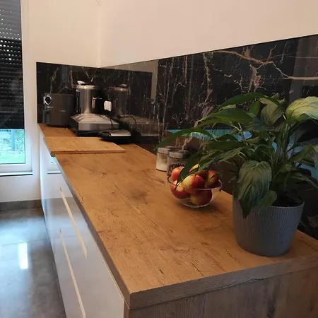 ゲストハウス Dom Na Brzoskwiniowej ウストロン