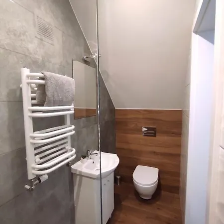 ゲストハウス Dom Na Brzoskwiniowej ウストロン