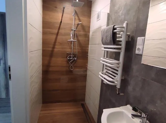 Dom Na Brzoskwiniowej Penzion 3*