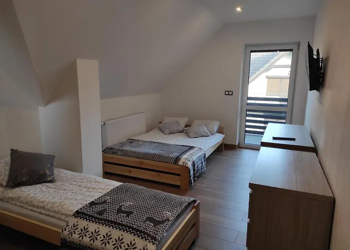 Dom Na Brzoskwiniowej 3*