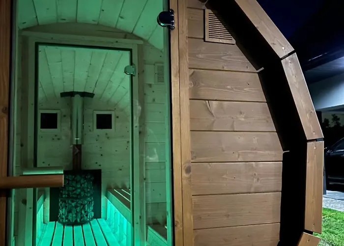 Dom Na Brzoskwiniowej Penzion 3*