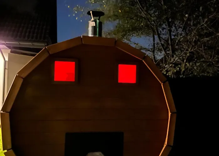 Dom Na Brzoskwiniowej 3*